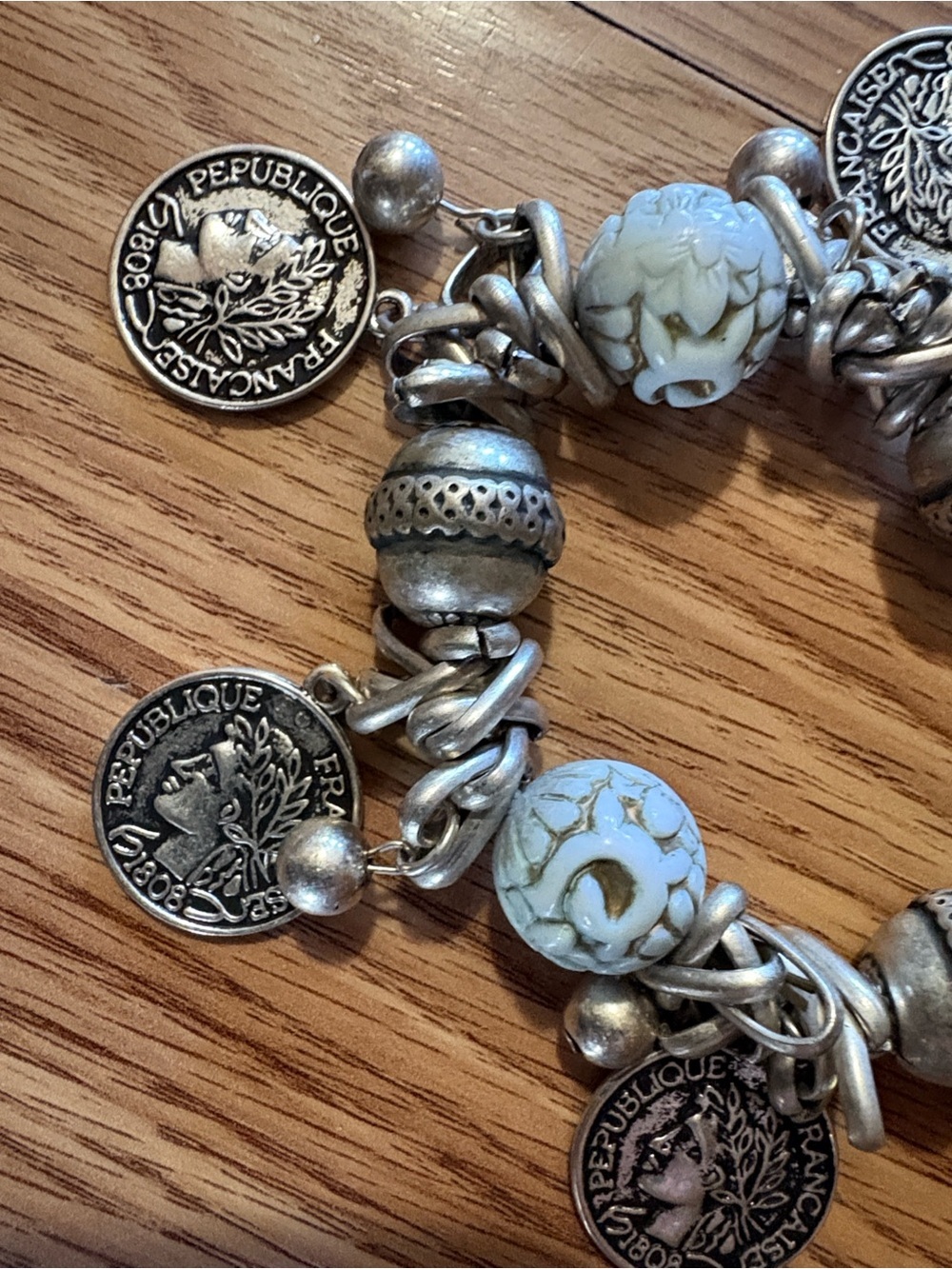 VINTAGE CHA CHA ROMAN COIN CHARM LIGHT BLUE STONE DANGLE STRETCH BRACELET - Picture 3 of 9
